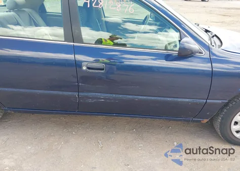 1997 Toyota Camry Le z USA, uszkodzony, nr VIN 4T1BG22K4VU805736